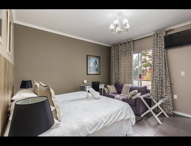 13 BEDROOM GUEST HOUSE FOR SALE IN SUNSET BEACH